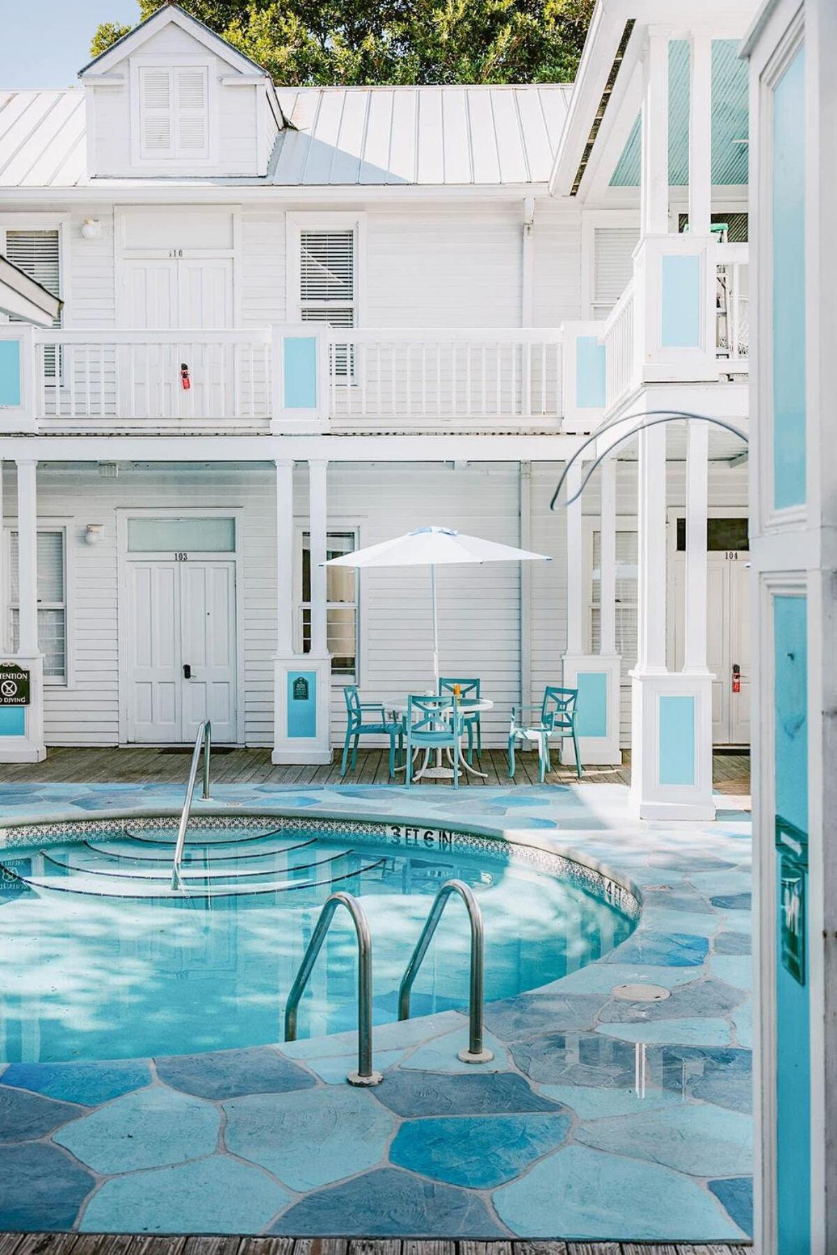 Deluxe King - Curry Mansion With Pool! Hotel Key West Exterior photo