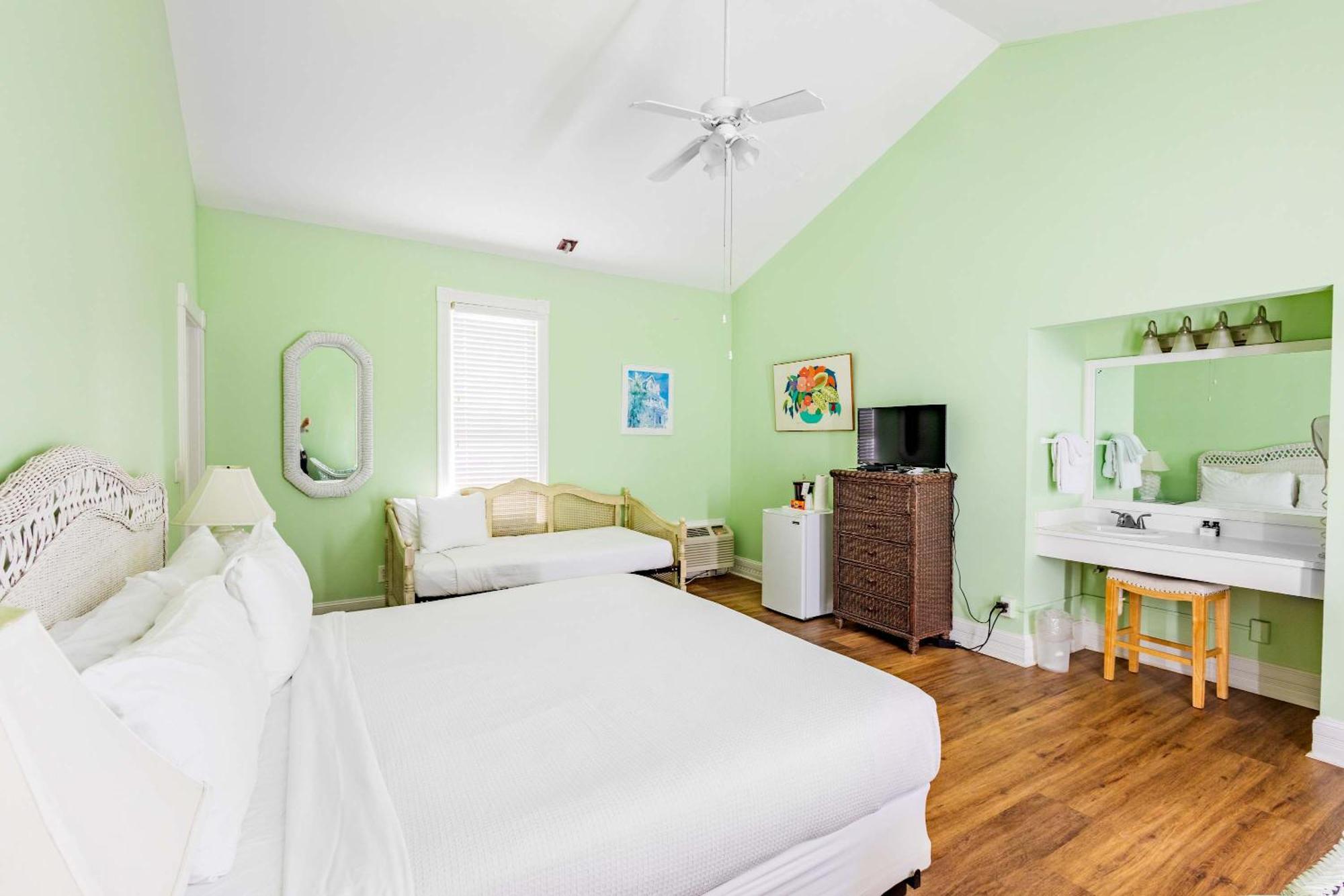 Deluxe King - Curry Mansion With Pool! Hotel Key West Exterior photo