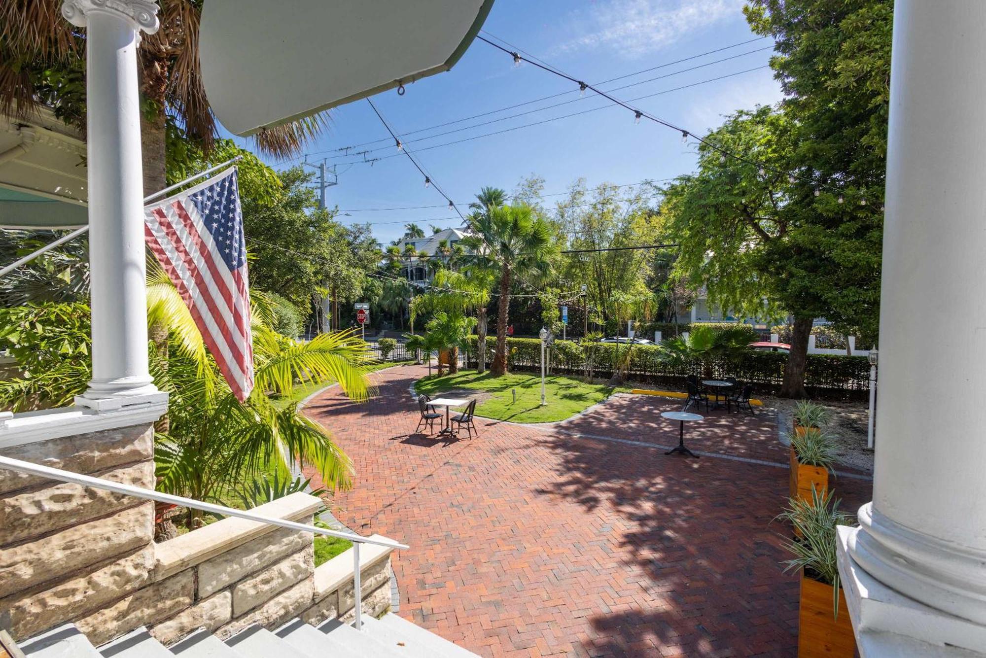 Deluxe King - Curry Mansion With Pool! Hotel Key West Exterior photo